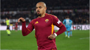 Donyell Malen jubelt im Trikot der AS Rom nach einem Torerfolg