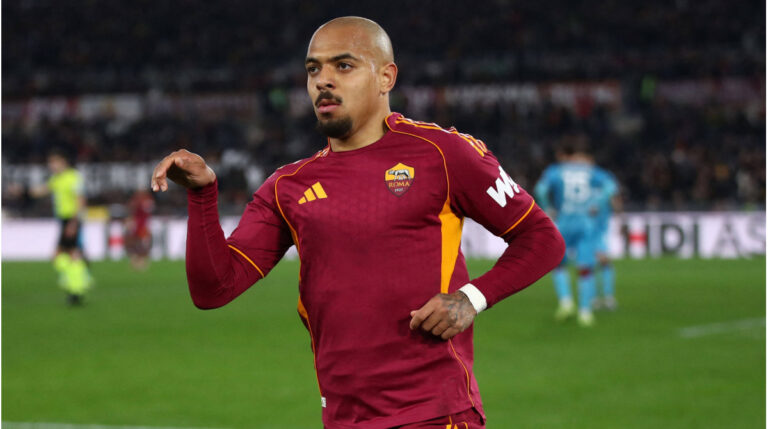 Donyell Malen jubelt im Trikot der AS Rom nach einem Torerfolg