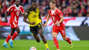 Zweikampf im Signal Iduna Park beim Spiel Borussia Dortmund gegen FC Bayern München