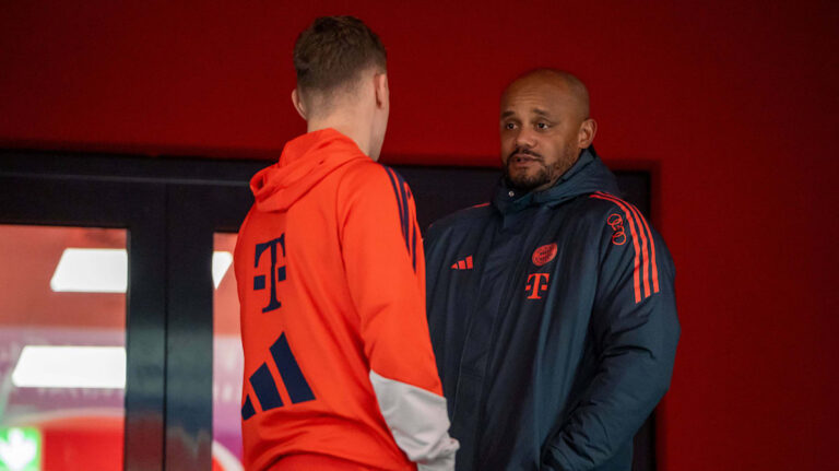 Joshua Kimmich im Trikot des FC Bayern München während einer Trainingseinheit