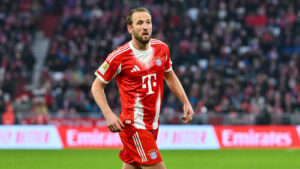 Harry Kane im Trikot des FC Bayern München beim Torjubel