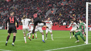Patrik Schick von Bayer Leverkusen jubelt nach seinem Kopfballtor gegen St. Pauli