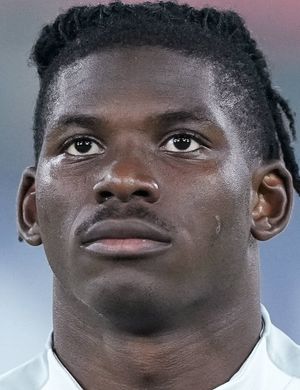 Enttäuschte Spieler von Paris Saint-Germain nach der 1:3 Niederlage gegen Stade Rennes