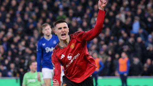 Benjamin Sesko jubelt nach seinem entscheidenden Tor für Manchester United gegen Everton