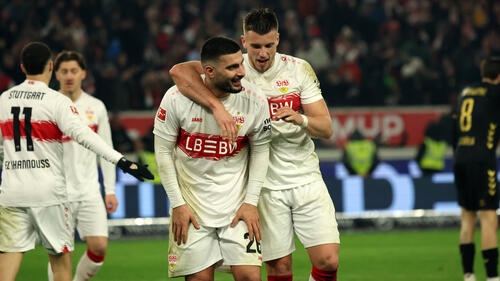 Ermedin Demirovic im Trikot des VfB Stuttgart beim Torjubel