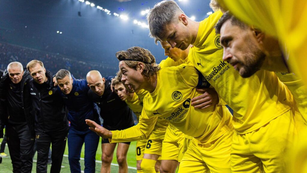 Spieler von Bodø/Glimt jubeln in der Champions League unter Trainer Kjetil Knutsen