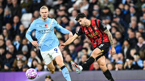 Porträt von Marcos Senesi im Trikot von Bournemouth und Joane Gadou in der Ausrüstung von Red Bull Salzburg