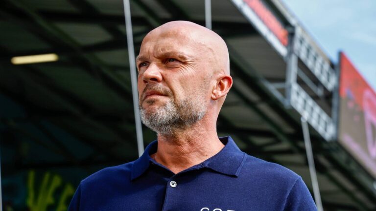 Julian Nagelsmann und Alfred Schreuder im Gespräch an der Seitenlinie