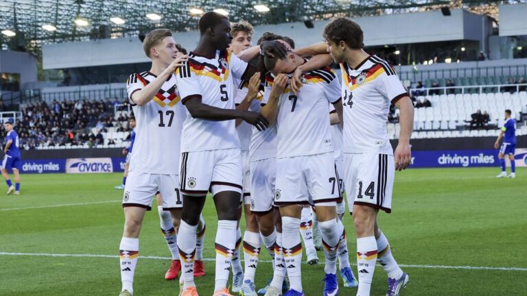 Said El Mala bejubelt sein Traumtor für die deutsche U21-Nationalmannschaft gegen Griechenland