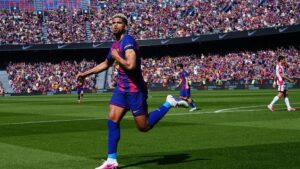 Spieler des FC Barcelona bejubeln ein Tor im Camp Nou Stadion