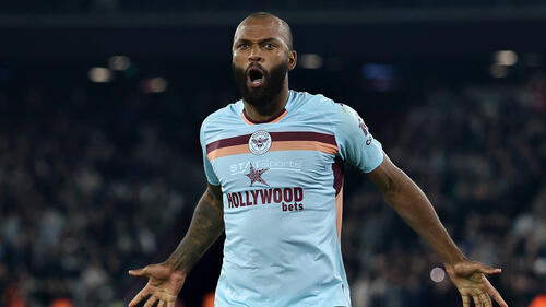 Igor Thiago im Trikot des FC Brentford jubelt über ein Tor in der Premier League