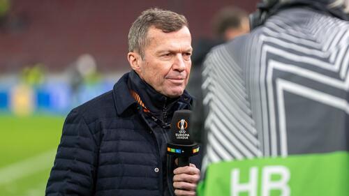 Deniz Undav jubelt im Trikot des VfB Stuttgart auf dem Spielfeld