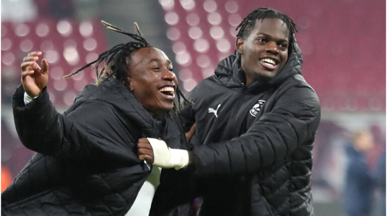 Trikot von RB Leipzig mit dem Logo des Red-Bull-Konzerns