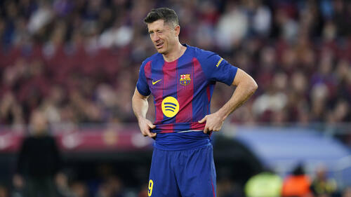 Robert Lewandowski im Trikot des FC Barcelona auf dem Spielfeld