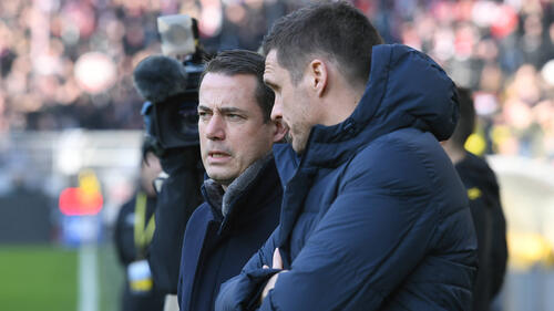 Archie Gray im Trikot von Tottenham Hotspur während eines Spiels