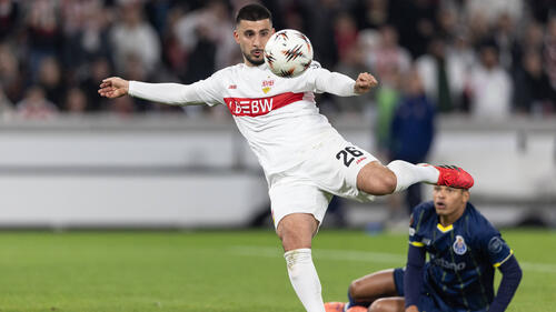 Zweikampf zwischen Spielern des VfB Stuttgart und FC Porto in der Europa League