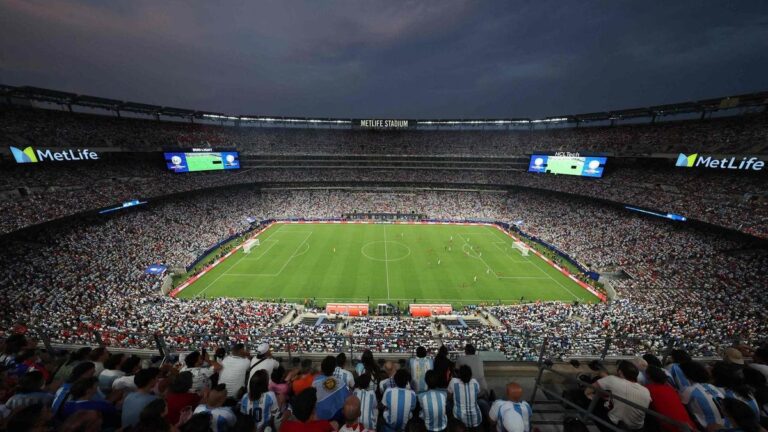 Spielerjubel einer Nationalmannschaft bei der Qualifikation zur Fußball-Weltmeisterschaft 2026