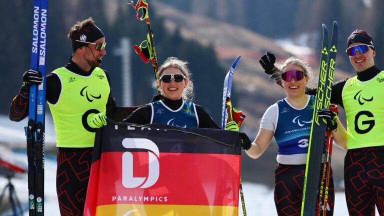 Leonie Maria Walter und Linn Kazmaier im Langlauf-Sprint bei den Paralympics