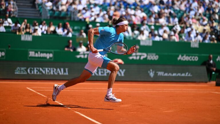Ein enttäuschter Alexander Zverev auf dem Sandplatz beim Masters in Monte Carlo