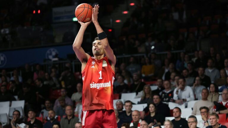 Oscar da Silva vom FC Bayern München im offensiven Einsatz während eines BBL-Spiels