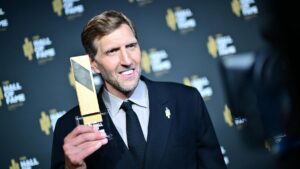 Dirk Nowitzki bei der feierlichen Aufnahme in die Hall of Fame der FIBA in Berlin