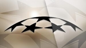 Spieler des FC Barcelona und Atletico Madrid im Zweikampf während eines Champions League Spiels