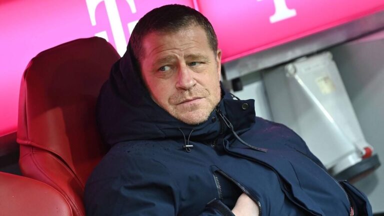 Max Eberl und Oliver Kahn blicken ernst vor dem Champions-League-Spiel des FC Bayern gegen Real Madrid