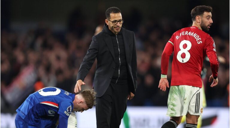 Ein enttäuschter Liam Rosenior an der Seitenlinie beim Premier-League-Spiel zwischen dem FC Chelsea und Manchester United.