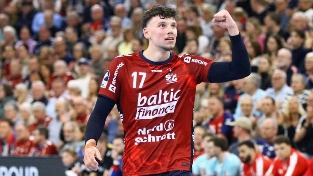 Spieler der SG Flensburg-Handewitt bejubeln ein Tor im Bundesliga-Spiel gegen die MT Melsungen.