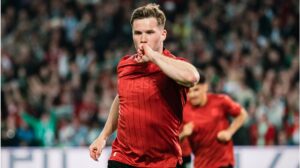Benjamin Källman von Hannover 96 jubelt über seinen Kopfballtreffer zum 1:1 gegen den SC Paderborn in der 2. Bundesliga.