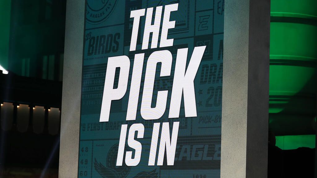 Quarterback Fernando Mendoza in Aktion auf dem Spielfeld vor dem NFL Draft 2026