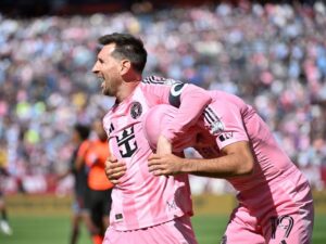 Lionel Messi jubelt im Trikot von Inter Miami über seinen Doppelpack gegen die Colorado Rapids