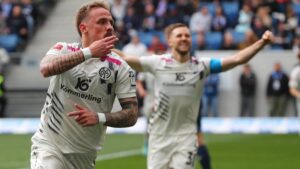 Stürmer Phillip Tietz bejubelt im Trikot von Mainz 05 einen Treffer gegen die TSG Hoffenheim
