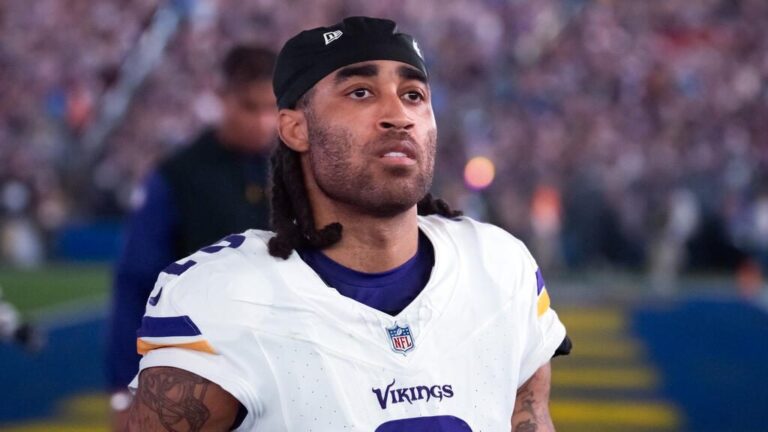 Cornerback Stephon Gilmore im Trikot der New England Patriots auf dem Spielfeld