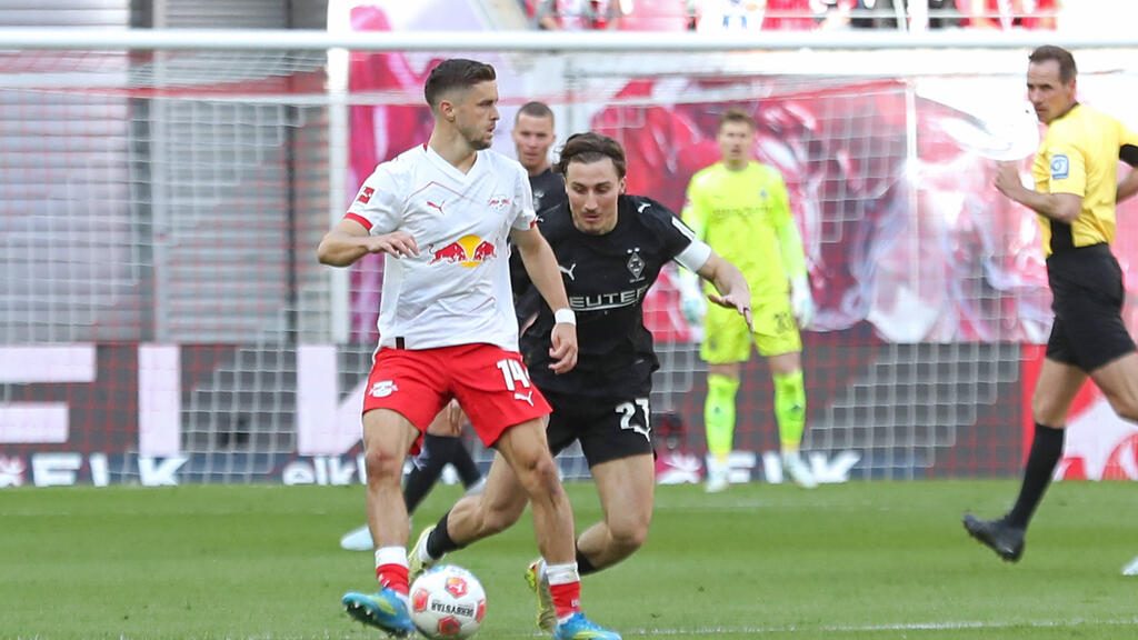 Yan Diomande von RB Leipzig bejubelt seinen späten 1:0-Siegtreffer gegen Borussia Mönchengladbach.