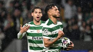 Spieler von Sporting Lissabon jubeln nach einem Tor im Stadion