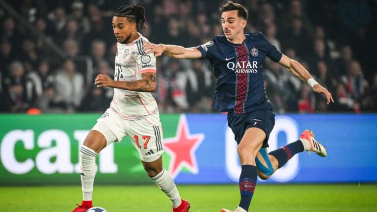 Zweikampf zwischen Spielern des FC Bayern München und Paris Saint-Germain in der Champions League