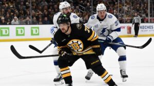 Eishockey-Trainer Marco Sturm an der Bande der Boston Bruins in der NHL