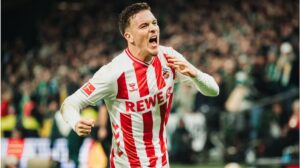 Said El Mala im Trikot des 1. FC Köln bejubelt einen Treffer auf dem Spielfeld der Bundesliga