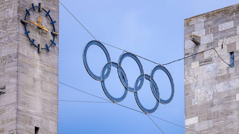 Das Berliner Olympiastadion bei Sonnenschein als mögliches Zentrum der geplanten Olympischen Sommerspiele in Deutschland.