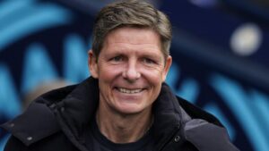 Spieler von Crystal Palace und Rayo Vallecano stehen sich im Finale der Conference League gegenüber