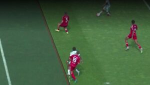 Jubelnde Spieler von Eintracht Braunschweig nach dem Klassenerhalt in der 2. Bundesliga