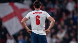 Harry Maguire im Trikot der englischen Nationalmannschaft mit enttäuschtem Gesichtsausdruck