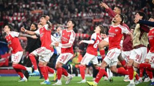 Bukayo Saka bejubelt sein entscheidendes Tor für den FC Arsenal in der Champions League gegen Atletico Madrid