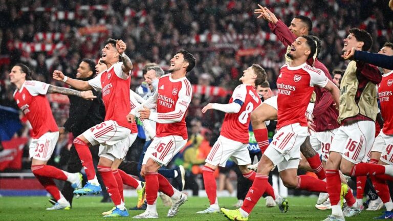 Bukayo Saka bejubelt sein entscheidendes Tor für den FC Arsenal in der Champions League gegen Atletico Madrid