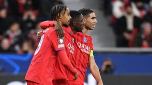 Bradley Barcola im Trikot von Paris Saint-Germain auf dem Spielfeld
