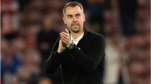 Enttäuschte Spieler des FC Southampton nach dem Ausschluss aus dem Playoff-Finale