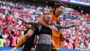 Oliver McBurnie bejubelt den 1:0-Siegtreffer für Hull City im Wembley-Stadion gegen den FC Middlesbrough