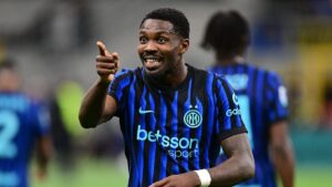 Jubelnde Spieler von Inter Mailand nach dem Gewinn des Meistertitels in der Serie A