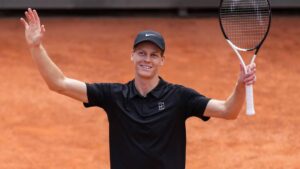 Jannik Sinner jubelt beim ATP Masters in Rom nach seinem Halbfinalsieg gegen Daniil Medvedev